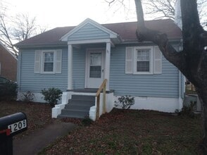 Building Photo - 1209 Queen Ann St