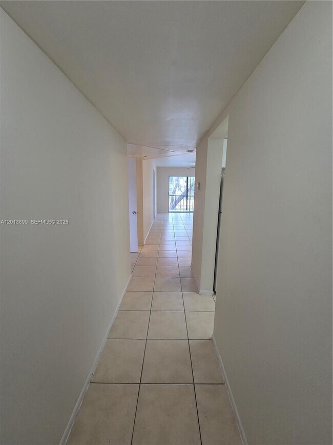 Foto del edificio - 8051 S Colony Cir