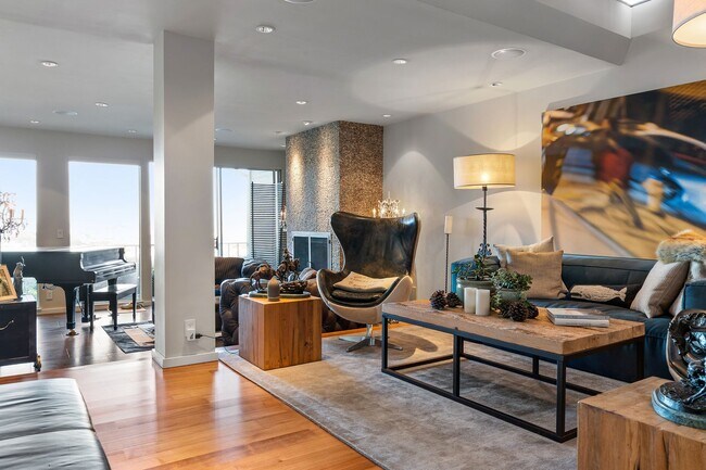 Building Photo - Flexible Lease Terms: Available Furnished ...