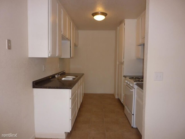 Foto del edificio - 9051 G Ave