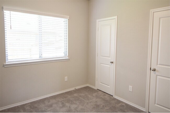 Building Photo - 523 Timber Voyage Ct