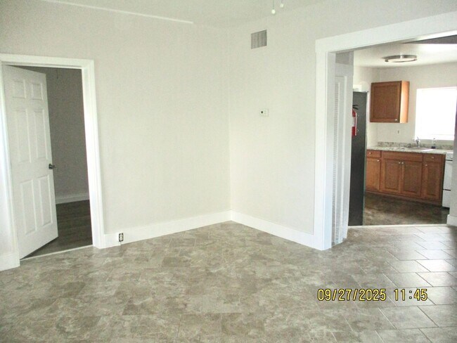 Foto del edificio - 133 Cottage Ln