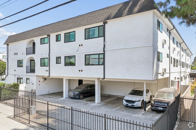 Foto del edificio - Woodman Apartments