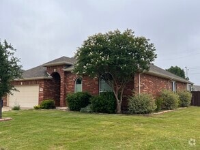 Building Photo - 301 Carissa Ct
