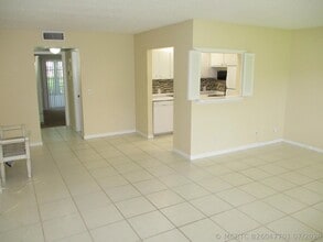 Building Photo - 506 Mansfield M