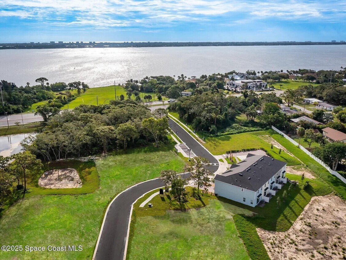 Foto principal - 1865 Kendall Pointe Pl