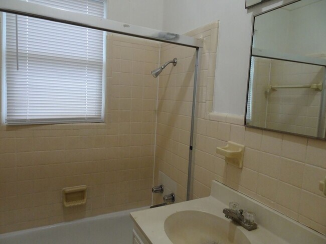 Foto del edificio - ****2904 Louis St - Alexandria, on the corner of Rosalie and Louis