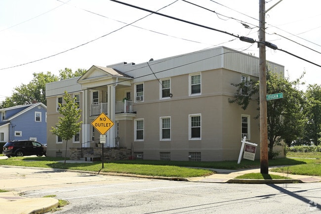 Building Photo - 600 Joughin St