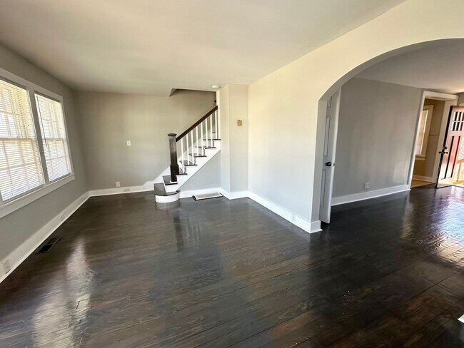 Foto del edificio - JUST RENOVATED!!  Retro Old Hickory Village Townhouse! Close to EVERYTHING!