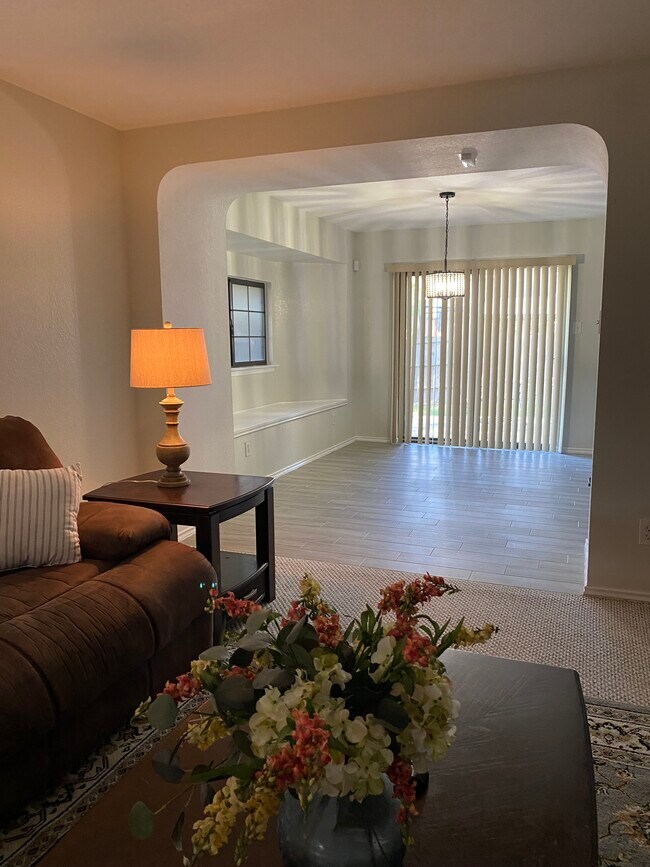 Foto del edificio - 9110 Via Espana