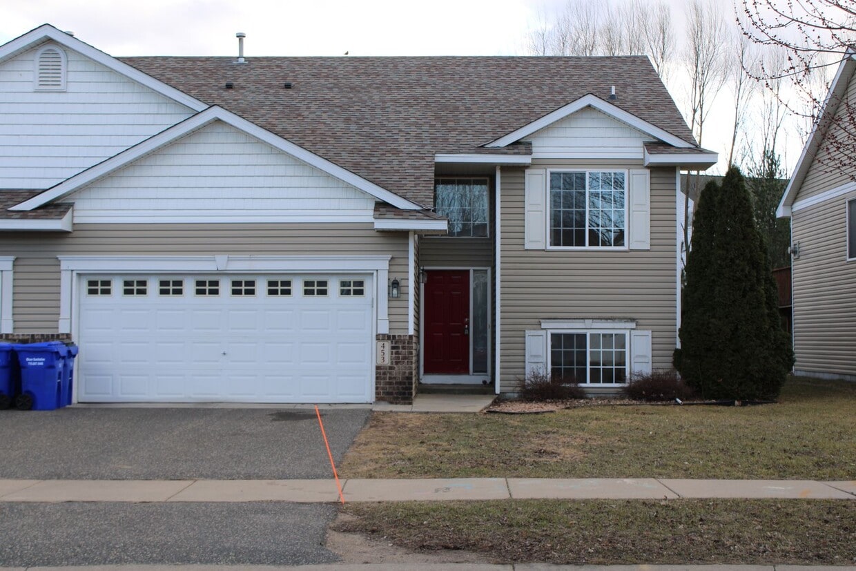 Primary Photo - Adorable 2 Bed 2 Bath Duplex