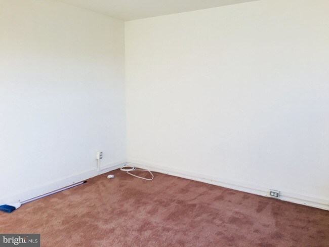 Building Photo - 409 Folcroft St