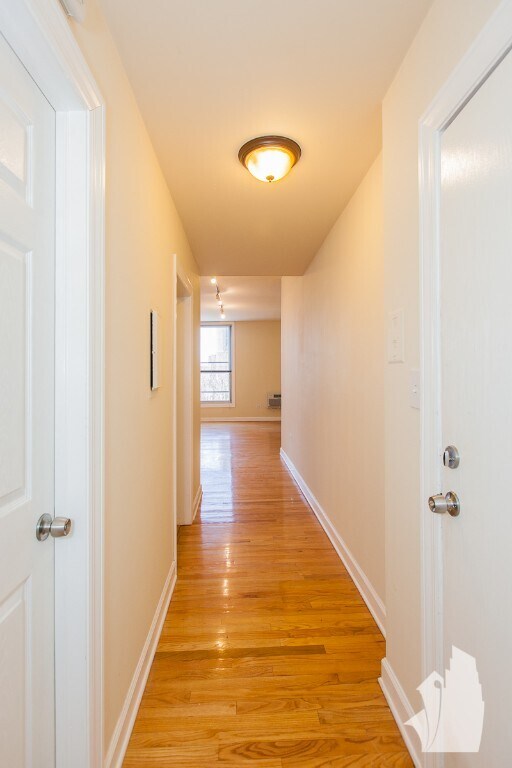 Building Photo - 1425 N Dearborn St