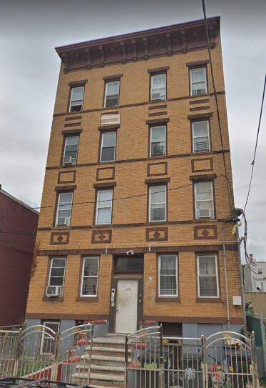 Primary Photo - 198 Delaware Ave