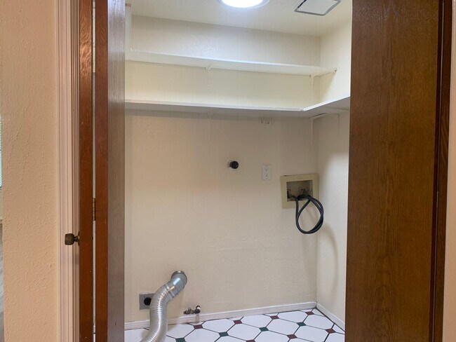 Foto del edificio - Townhome Style 2bed/1.5 bath