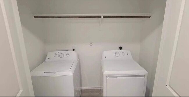 Building Photo - 5831 Coahulia Rdg