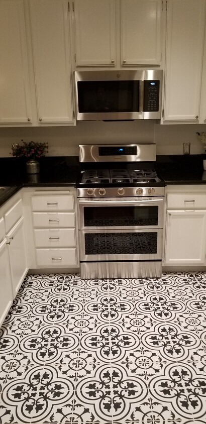 Foto principal - 245 S Holliston Ave