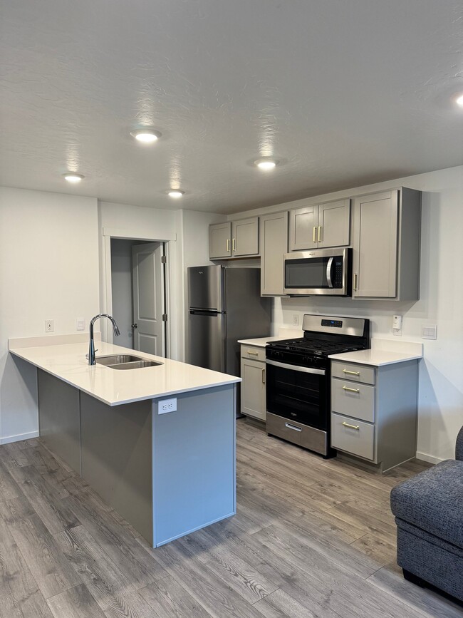 Building Photo - 241 Portside Ln