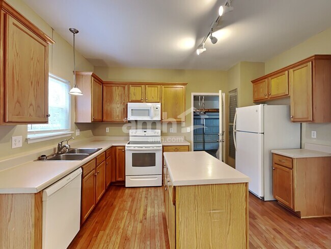 Building Photo - 2800 Preakness Ct