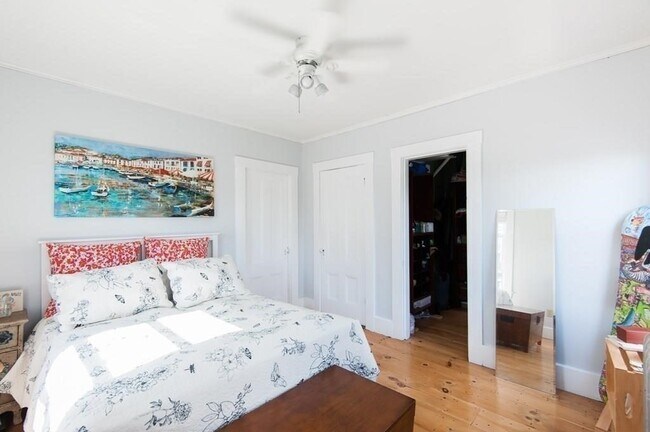 Foto del edificio - 2 Dixfield St