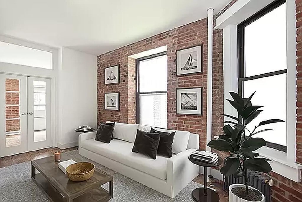 Primary Photo - 13 Essex St
