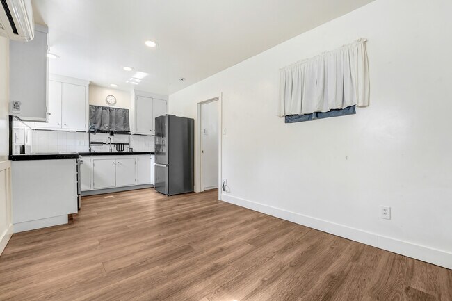 Foto del edificio - 10920 White Oak Ave