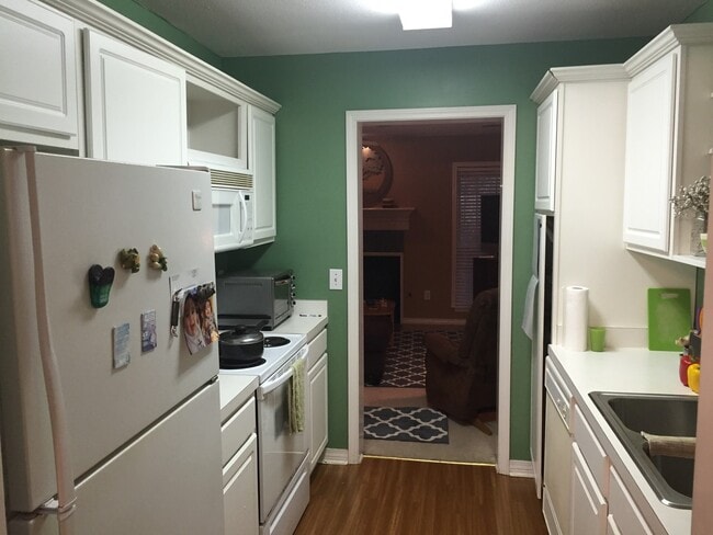 Building Photo - 2 Bedroom Townhome on the Rez!