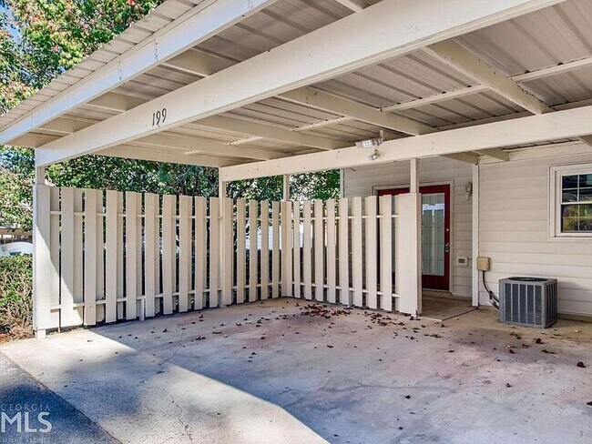 Foto del edificio - 199 Holcomb Ferry Rd