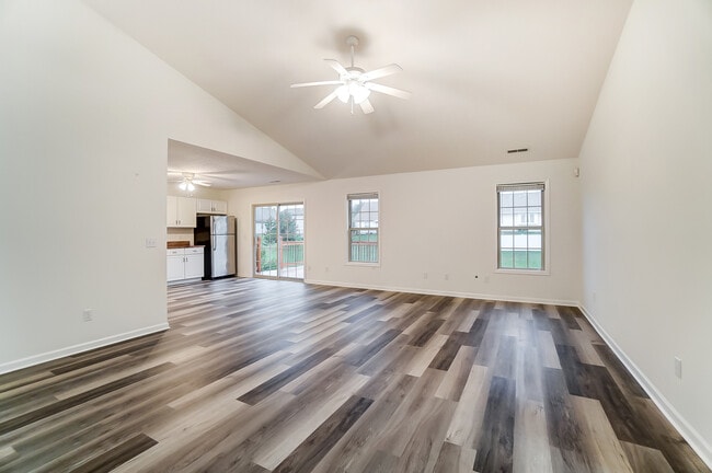 Building Photo - 124 Zachery Dr
