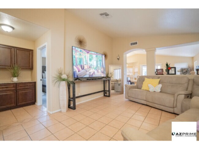 Foto del edificio - 15647 W WATKINS ST
