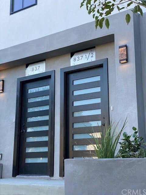 Building Photo - 835 N Harvard Blvd