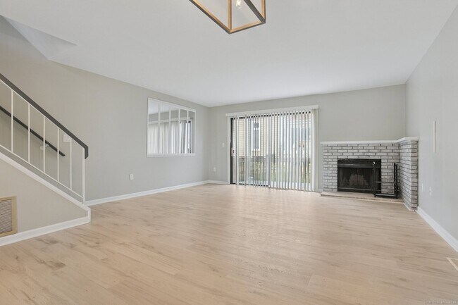 Foto del edificio - 335 Monticello Dr