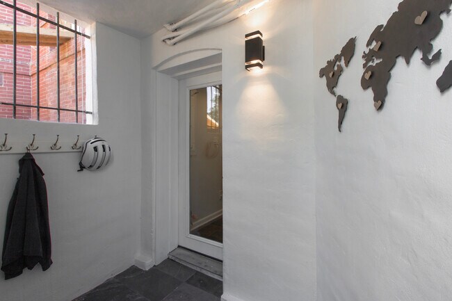 Foto del edificio - 2827 13th St NW