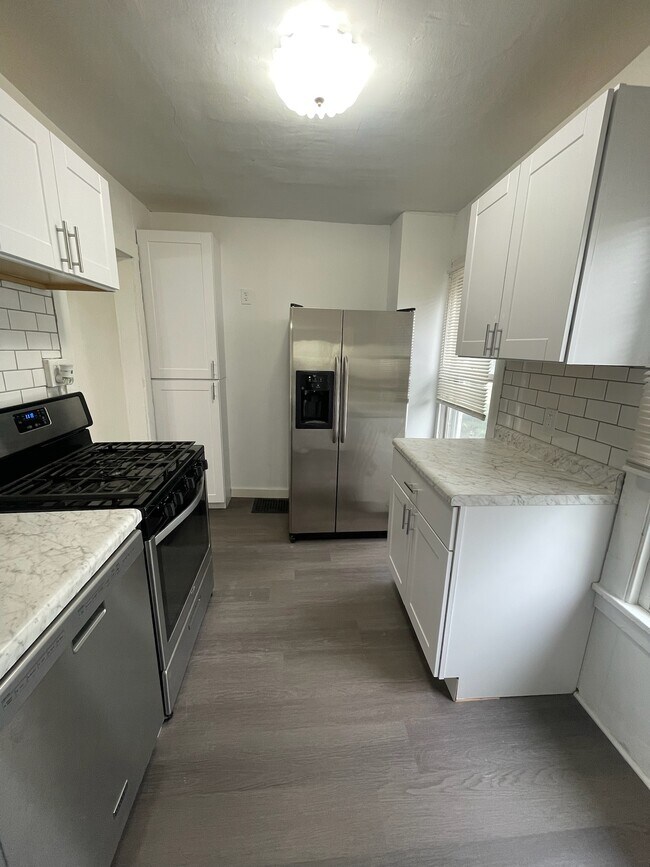 Building Photo - 116 S Hamilton St