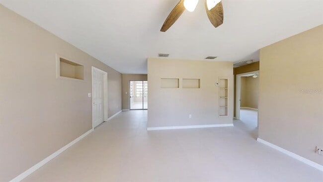 Building Photo - 4902 Largo Terrace