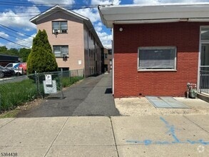 Building Photo - 419 Rahway Ave