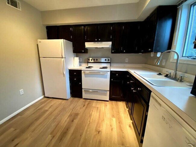 Foto del edificio - 1218 Monroe Ave