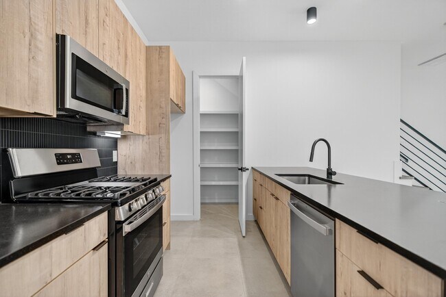 Foto del edificio - 1016 Patton St