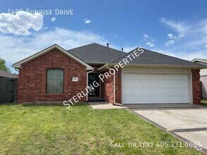 Building Photo - 1405 Sunrise Dr
