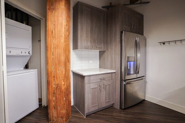 Foto del edificio - 225 W Huron St