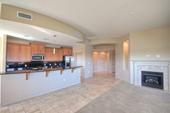 Building Photo - 945 E Playa Del Norte Dr