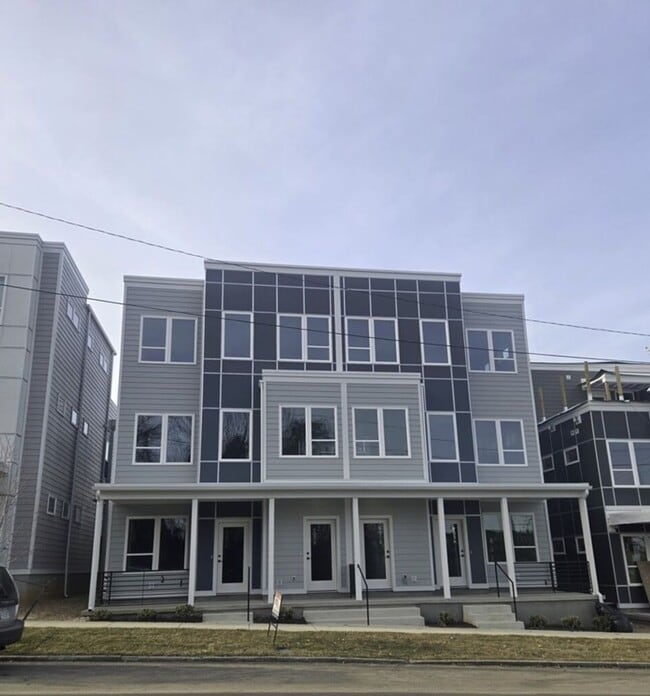 Building Photo - 907 Bainbridge St