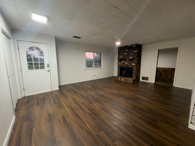 Foto del edificio - 2221 W 38th St N