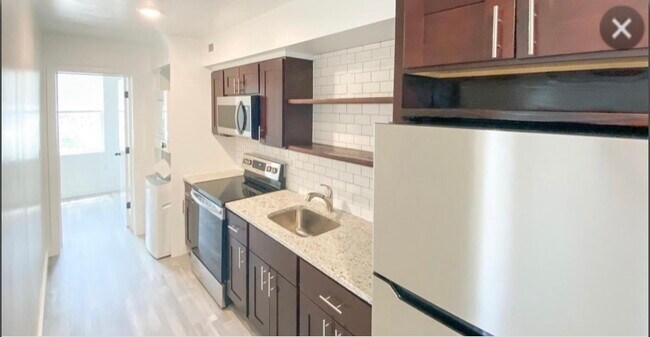Building Photo - 4609 Quarles St NE