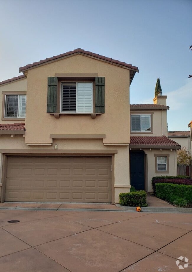 Building Photo - 2295 Lenox Pl