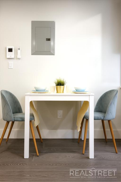 Foto del edificio - Stunning 1 Bed Near Prospect Park