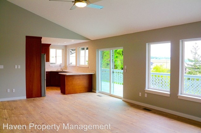 Building Photo - 3 br, 3 bath Apartment - 27917 10th Ave S