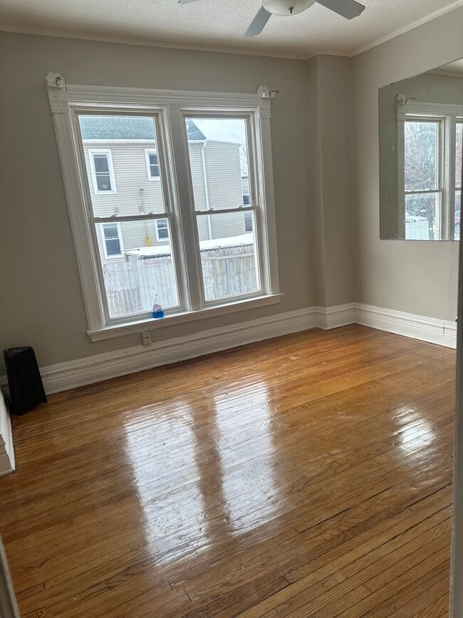 Comedor - 2818 W Wilcox St