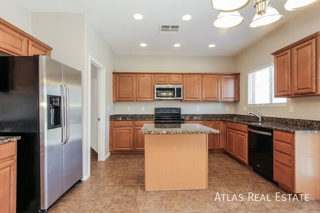 Building Photo - 1118 E Desert Springs Way