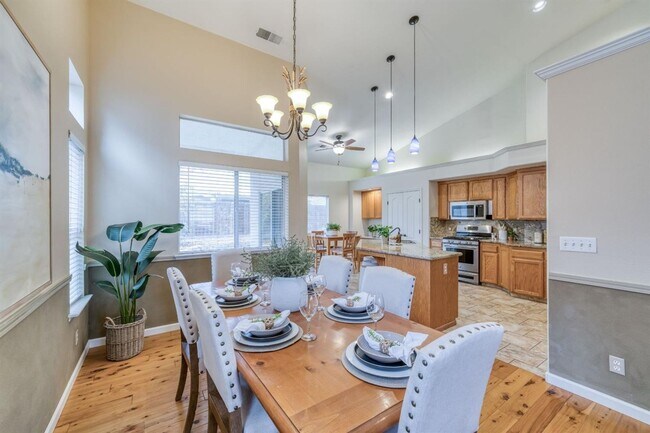 Foto del edificio - Gorgeous 3/2 Home in well established Clovis Neighborhood